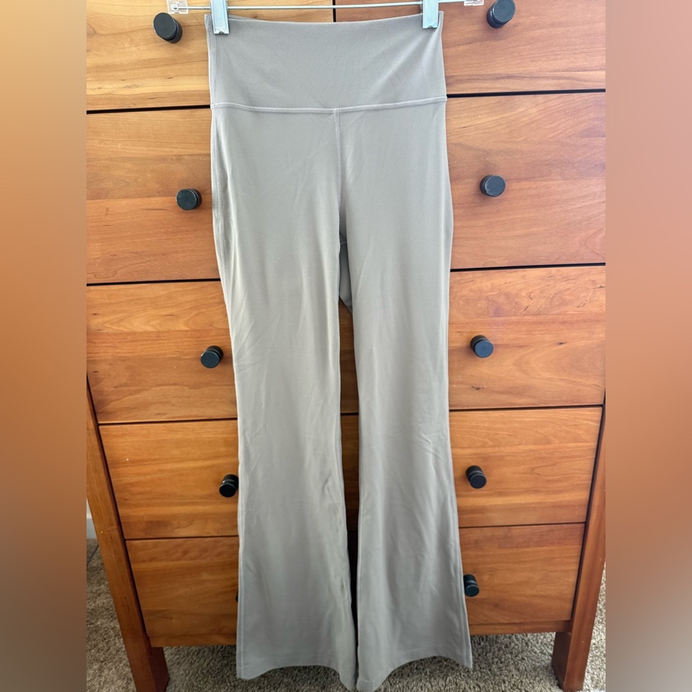 lululemon Groove Nulu High Rise Flared Pant Warm Ash Grey Short Length Size 2